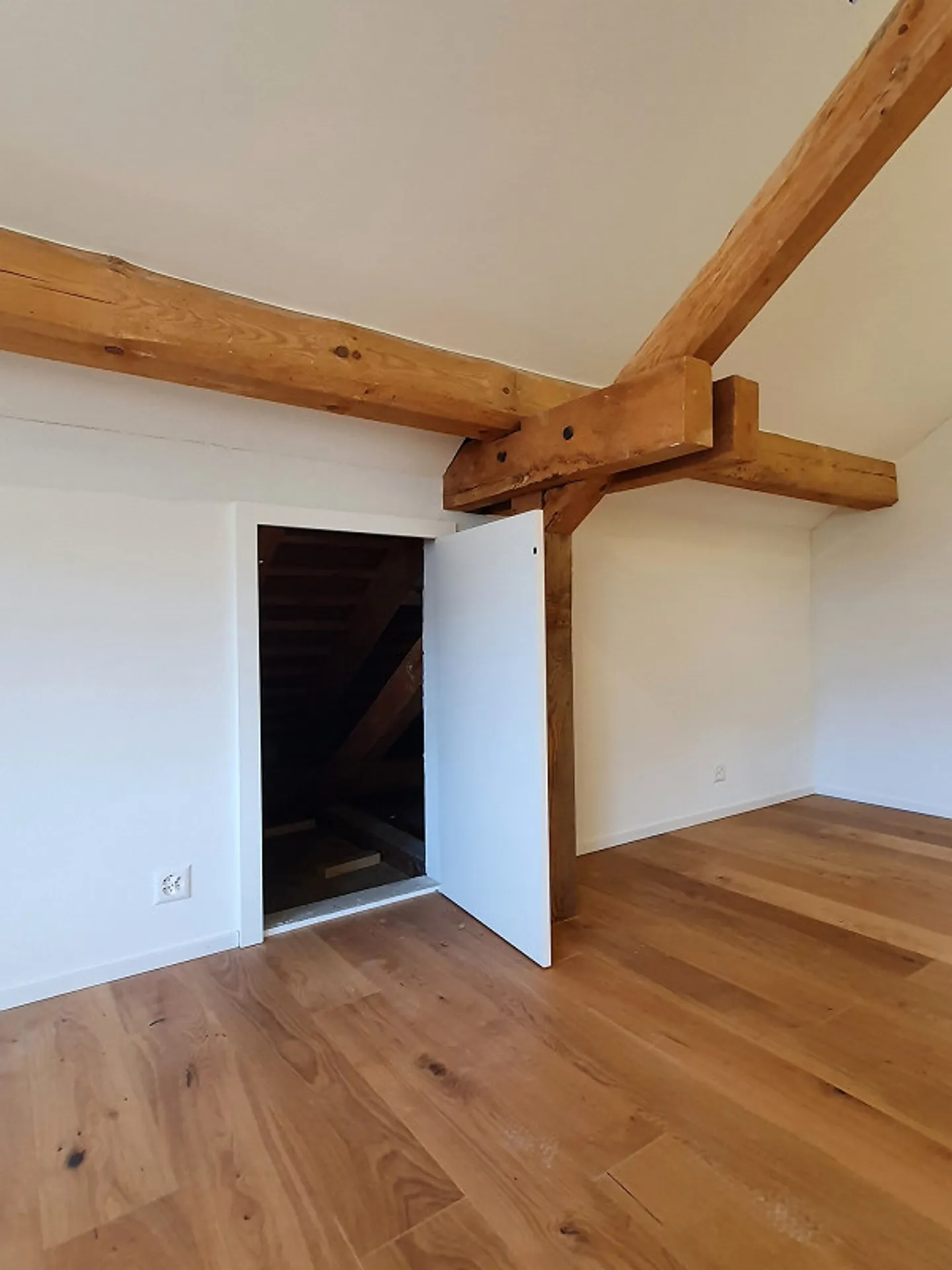 Appartamento mansardato completamente ristrutturato di 1,5 stanze - Foto 10 di 11