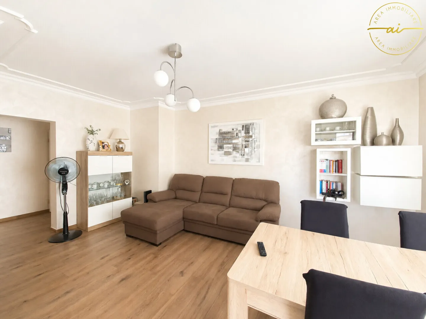 4.5-ROOM APARTMENT COMPLETELY RENOVATED - Photo 2 of 13