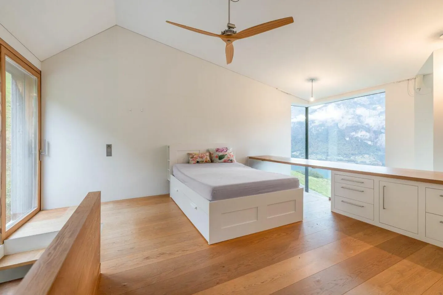 Village with Guest House and View of Lake Walensee - Photo 12 of 18