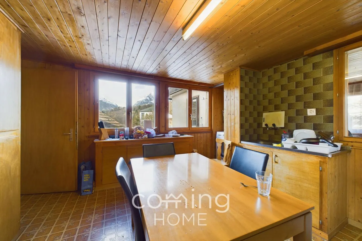 Space for Ideas: 5.5-Room Apartment in Bürchen with Charm and Alpine View - Photo 6 of 11