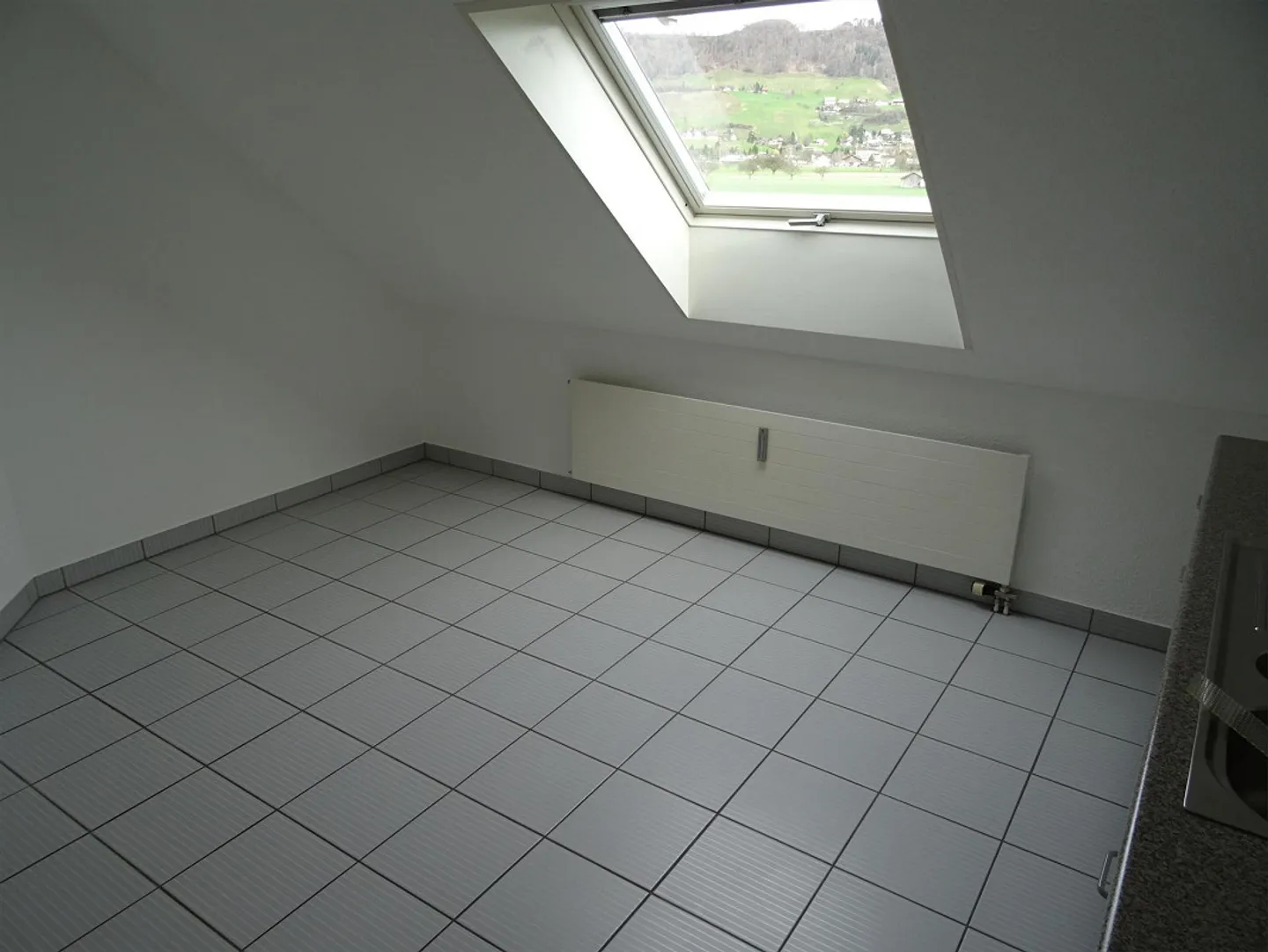 Benefit from our family discount - Living in a quiet location - Photo 3 of 12