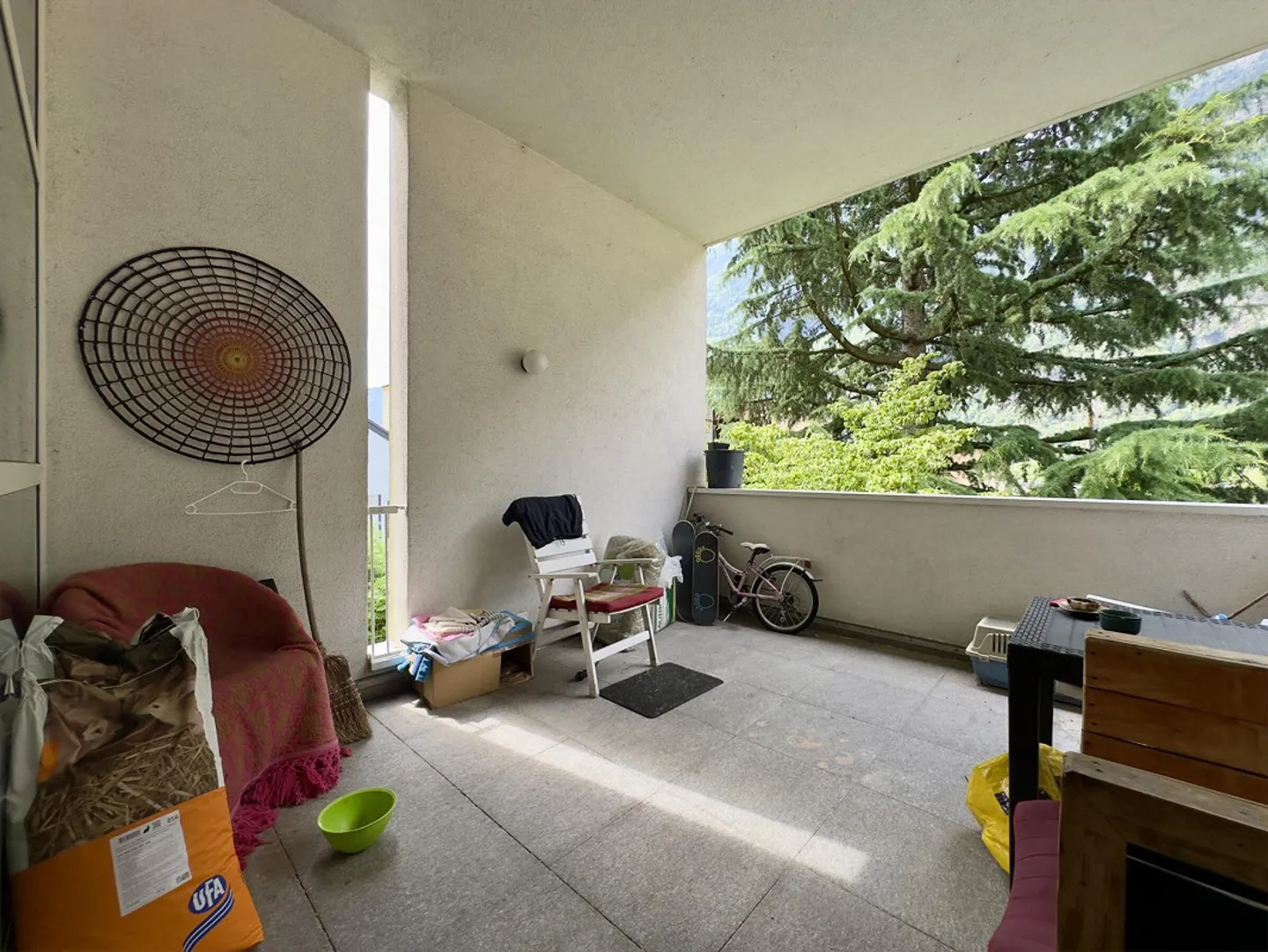 SINGLE-FAMILY HOUSE WITH 7 ROOMS AND LARGE GARDEN IN GIORNICO - Photo 4 of 10