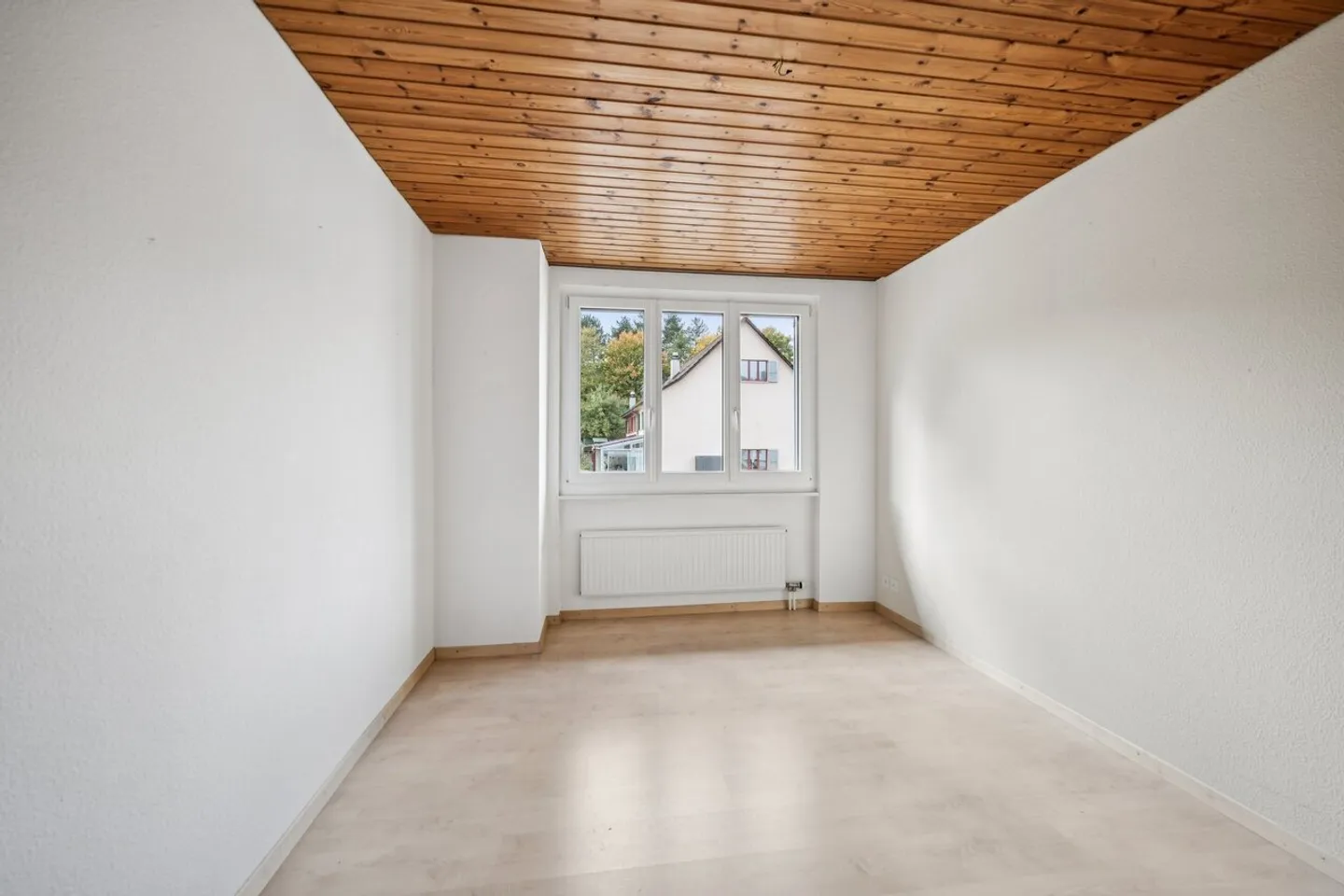 Votre nouveau nid familial - maison bien entretenue avec jardin d'hiver dans un quartier calme... - Photo 4 sur 6