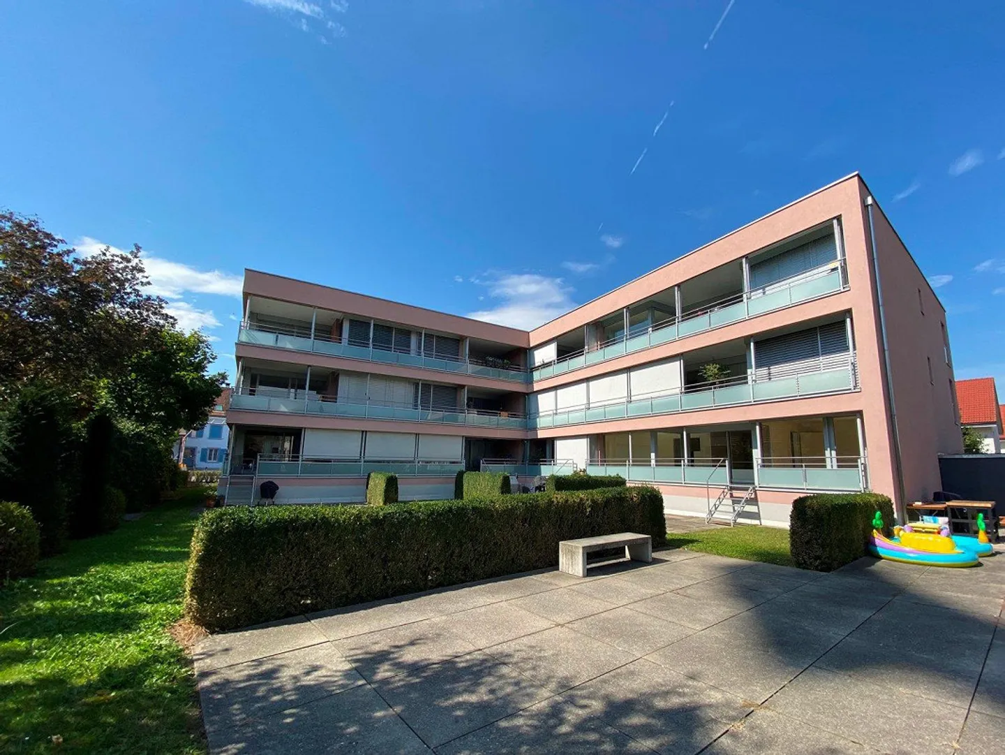 Appartement spacieux et lumineux de 4,5 pièces dans un emplacement central - Photo 1 sur 11