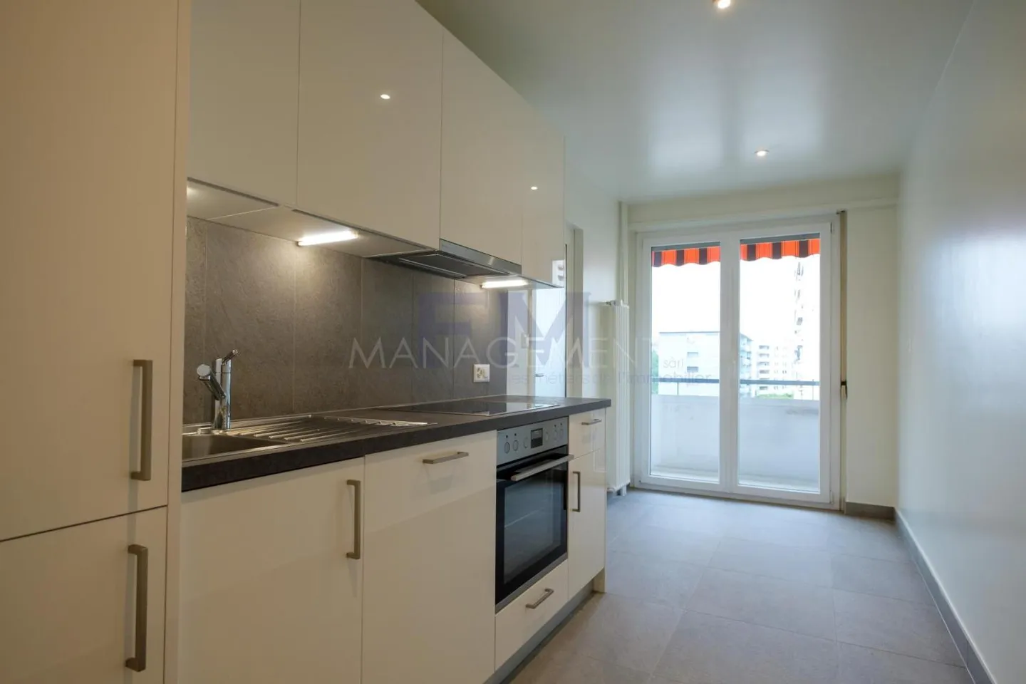 Renovated 4-Room Apartment - Photo 2 of 13