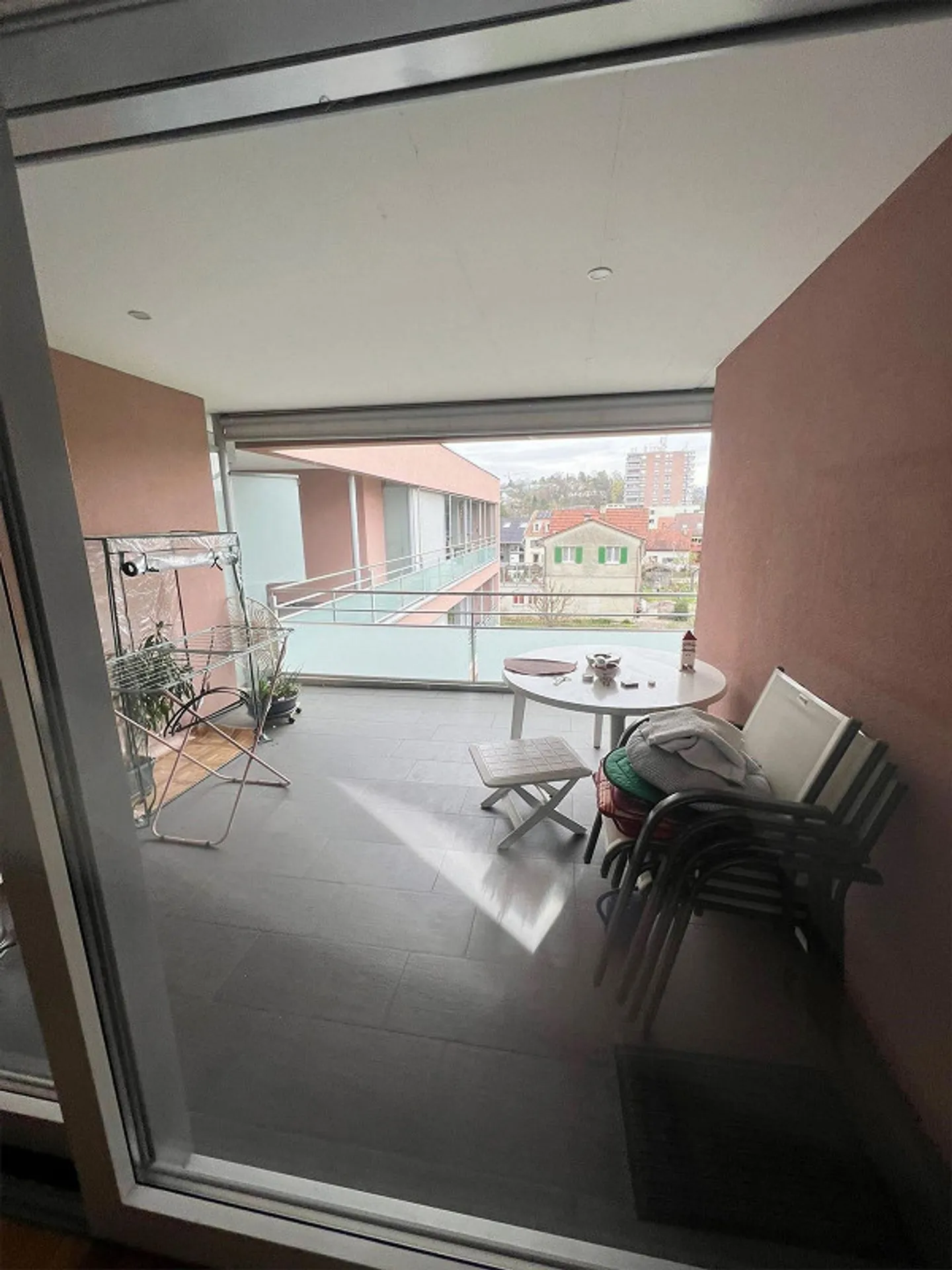 Appartement spacieux et lumineux de 4,5 pièces dans un emplacement central - Photo 11 sur 11