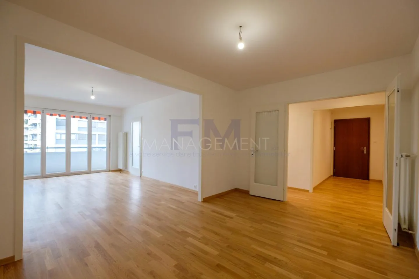 Renovated 4-Room Apartment - Photo 3 of 13