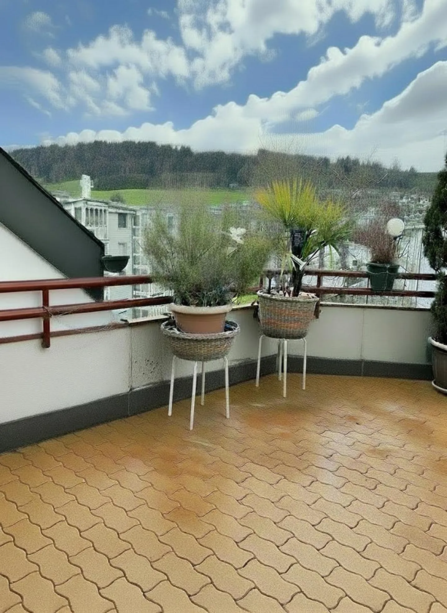 Charmante 2.5-Zimmer-Wohnung | Grosszügig & voller Möglichkeiten - Photo 7 of 13