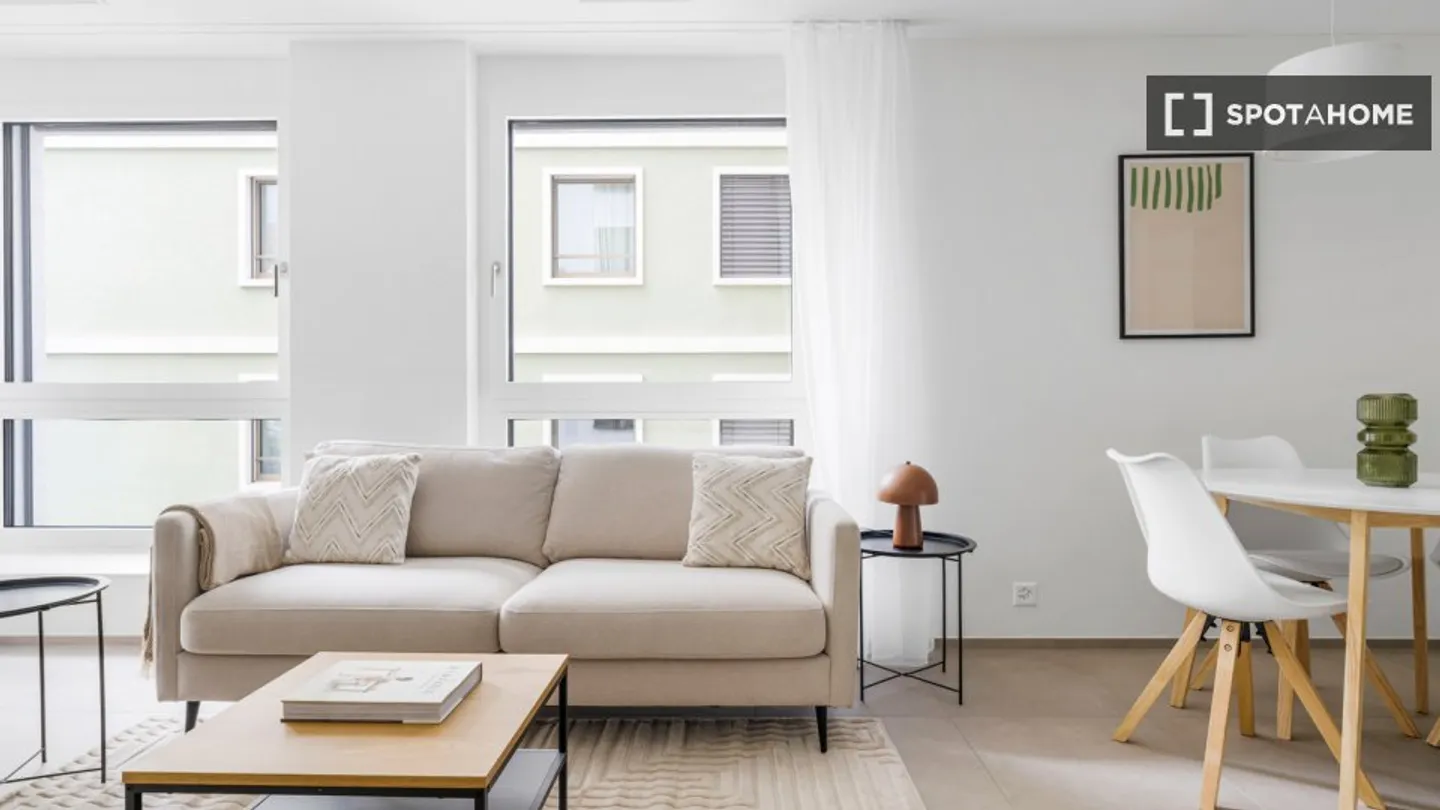 Apartment for rent - Photo 1 of 18