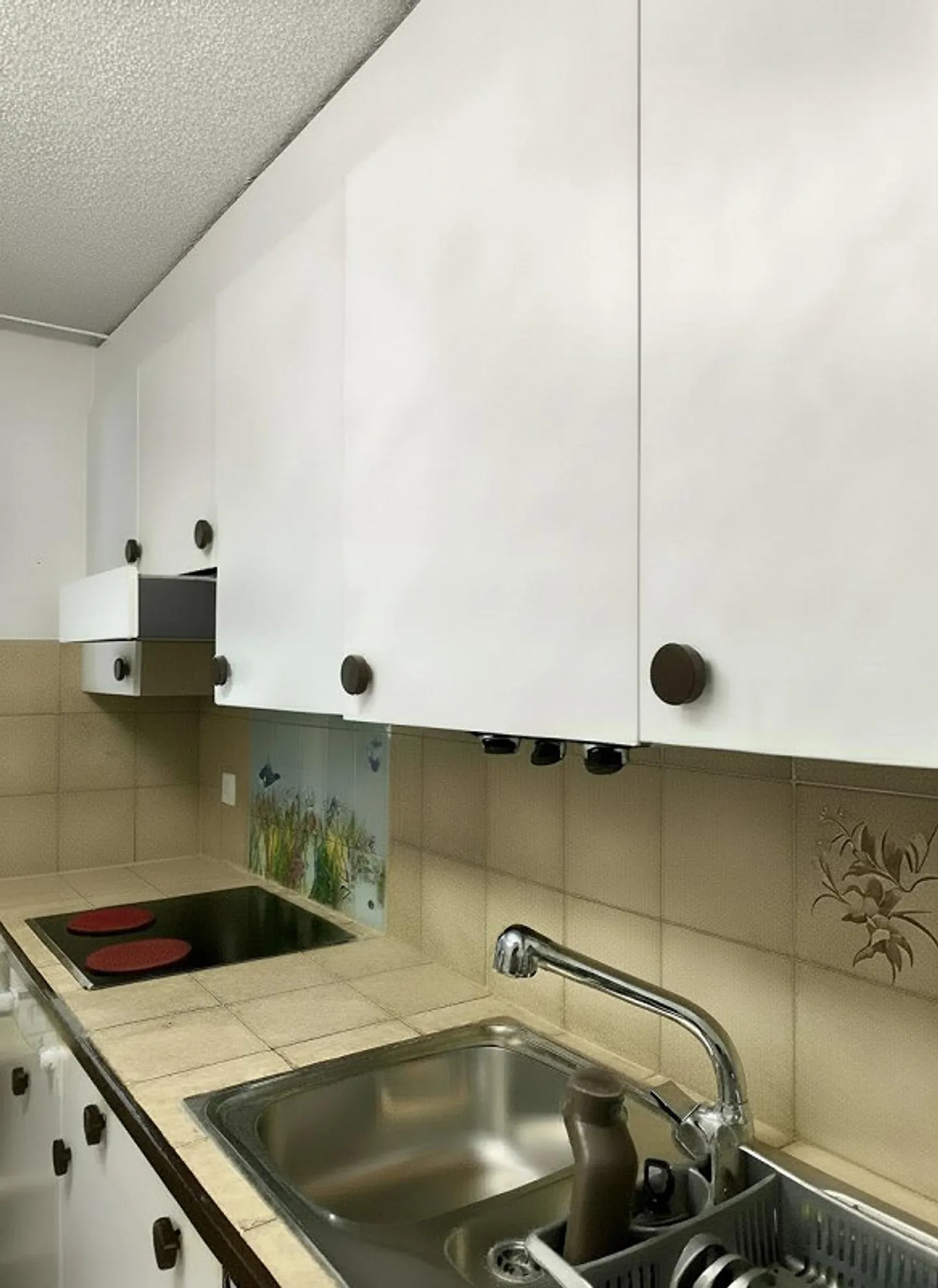 Charmante 2.5-Zimmer-Wohnung | Grosszügig & voller Möglichkeiten - Photo 2 of 13