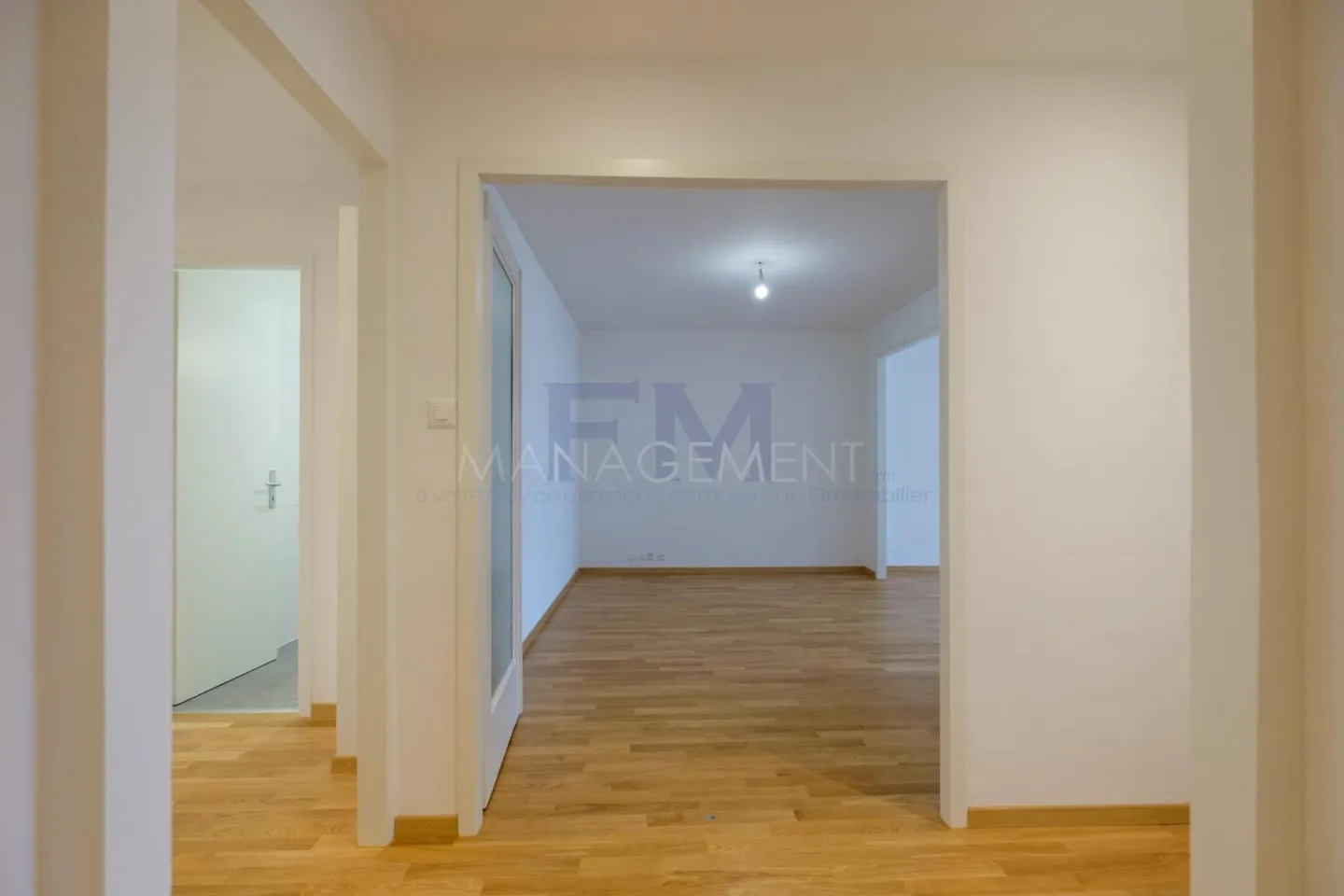 Renovated 4-Room Apartment - Photo 7 of 13
