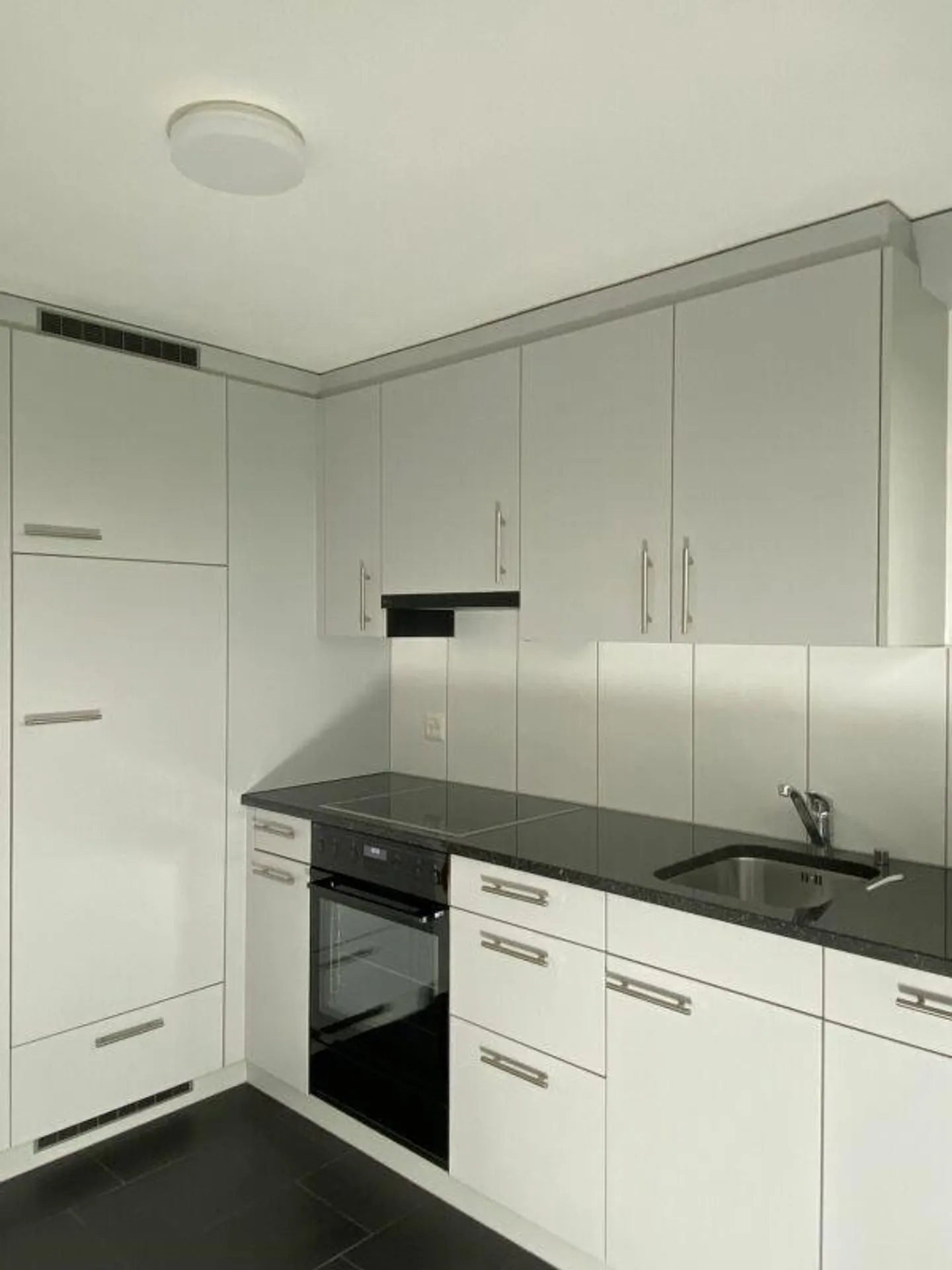 Frisch sanierte, heimelige drei Zimmer-Wohnung - Foto 3 von 10