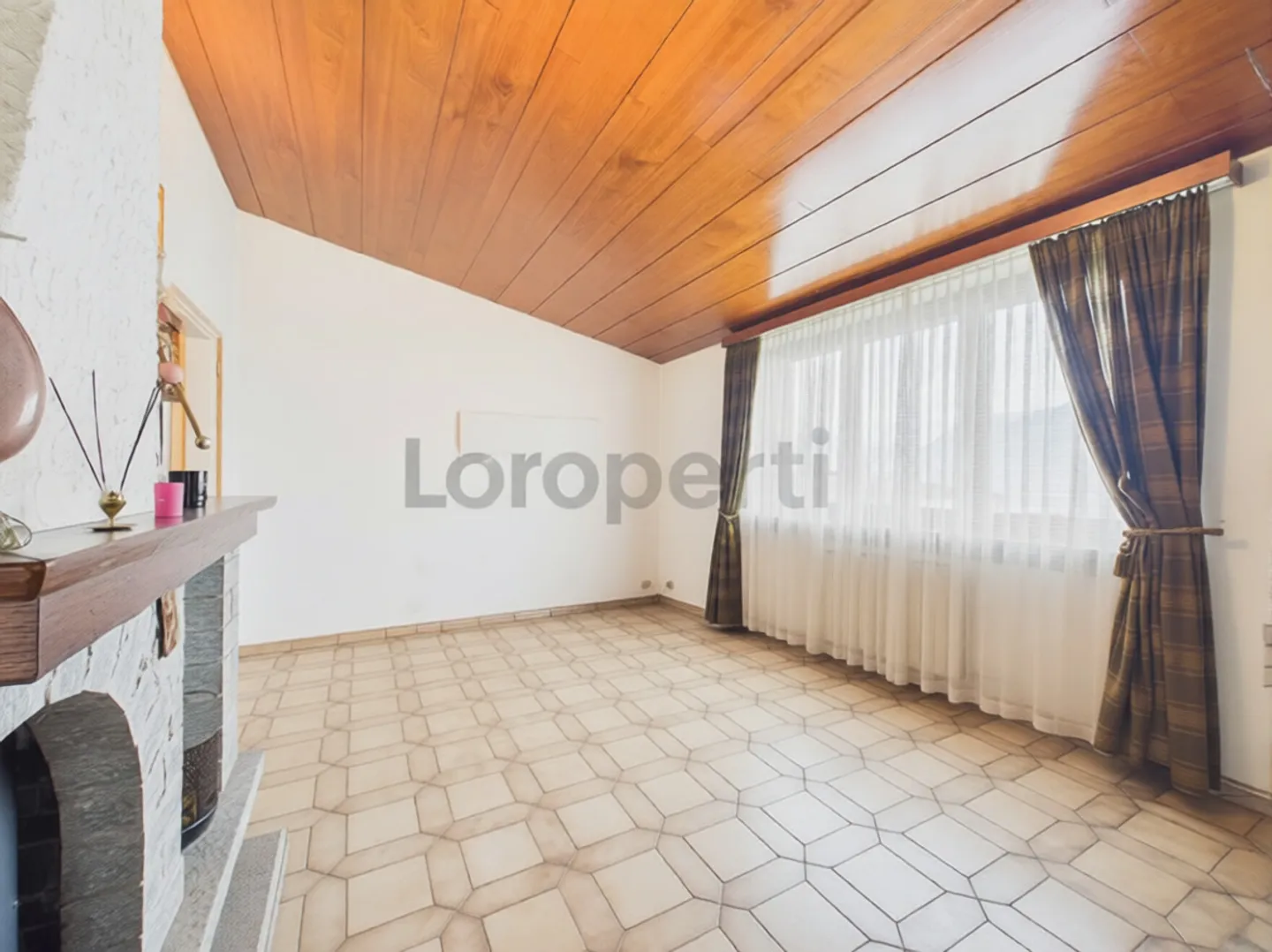 Brissago - Maison jumelée avec vue sur le lac, piscine et grand potentiel de développement - Photo 6 sur 13