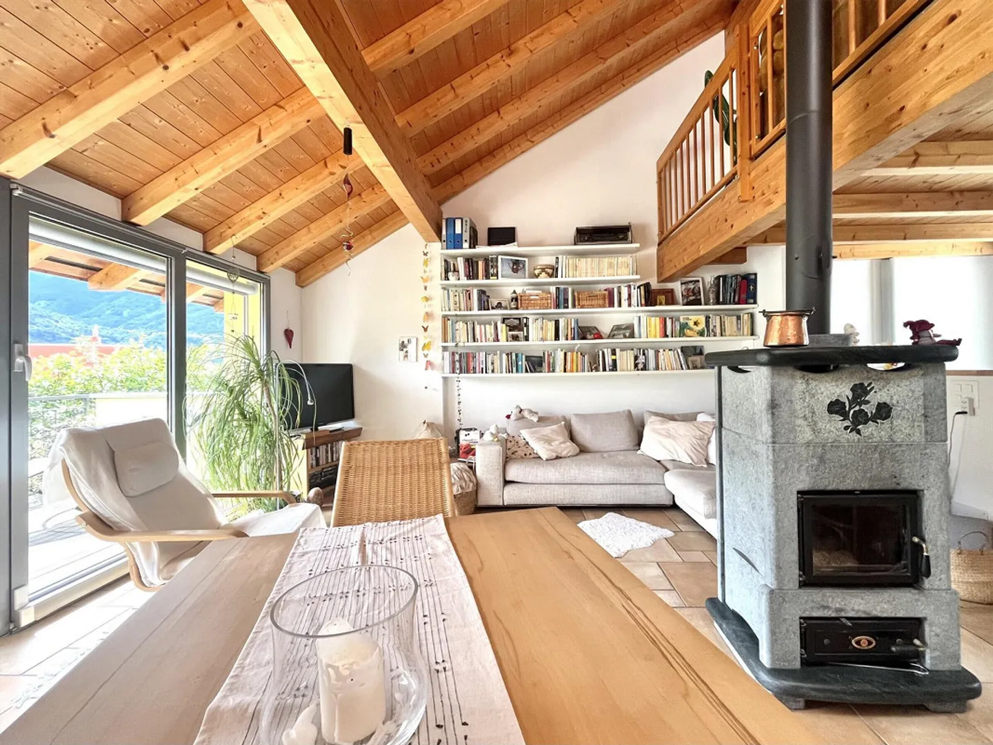 MAISON DE NOYAU RÉNOVÉE AVEC JARDIN À MONTE CARASSO - Photo 3 sur 9