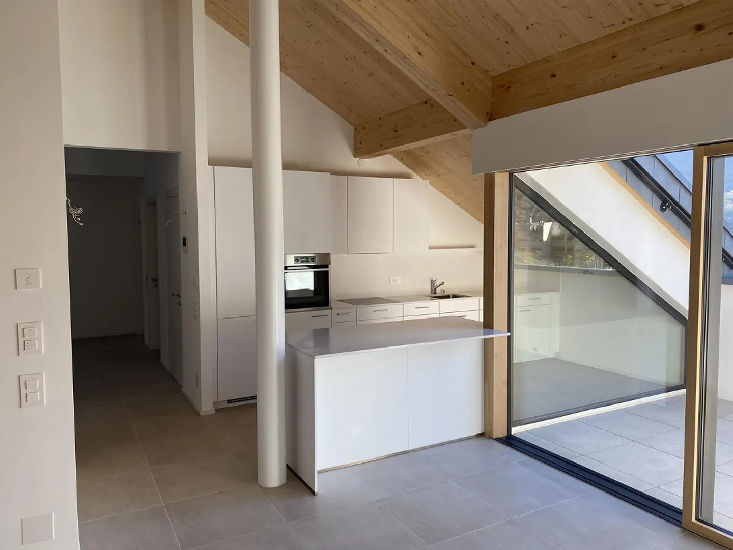 Exclusive 3.5-room penthouse in Biasca - Residence al Mulino - Photo 2 of 11