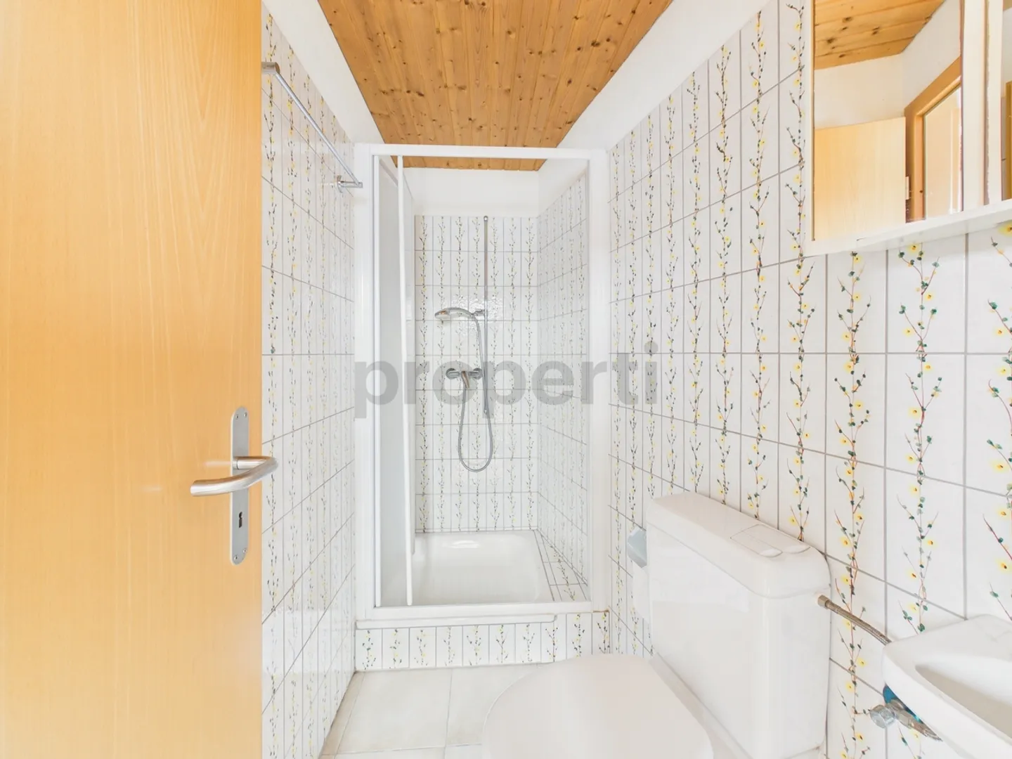 Brissago - Maison jumelée avec vue sur le lac, piscine et grand potentiel de développement - Photo 11 sur 13