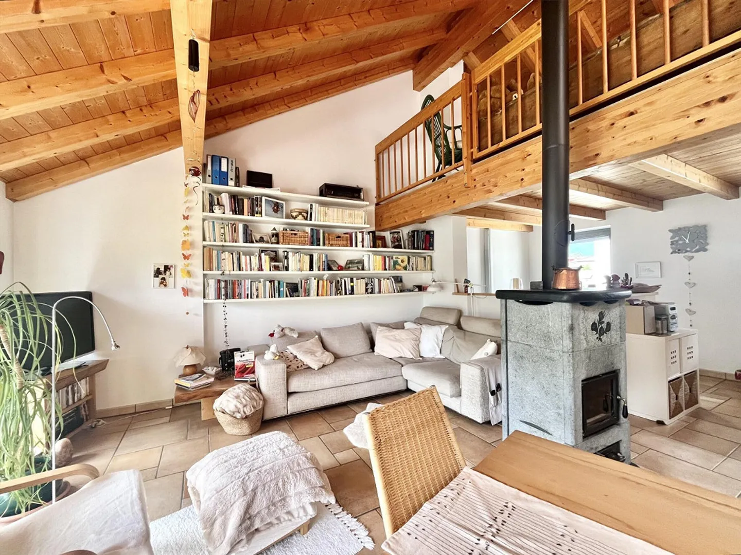 MAISON DE NOYAU RÉNOVÉE AVEC JARDIN À MONTE CARASSO - Photo 4 sur 9