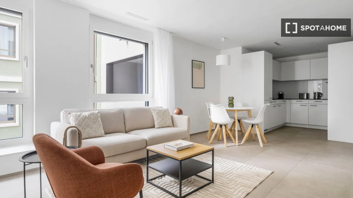 Apartment for rent - Photo 3 of 18