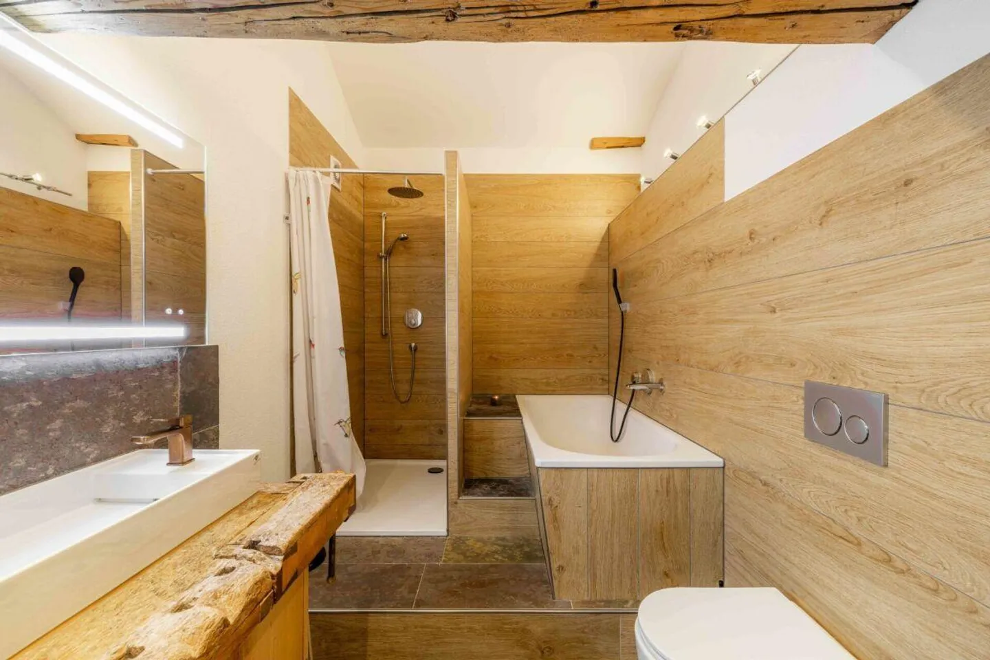 Casa accogliente, parzialmente ristrutturata di 5,5 stanze in vendita - Foto 11 di 25