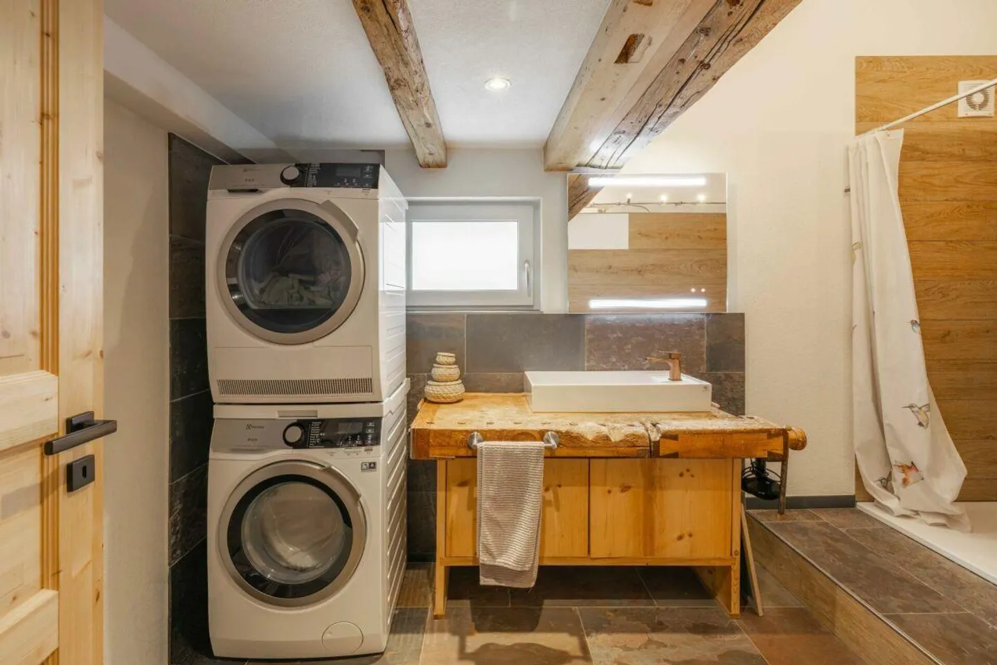 Casa accogliente, parzialmente ristrutturata di 5,5 stanze in vendita - Foto 12 di 25