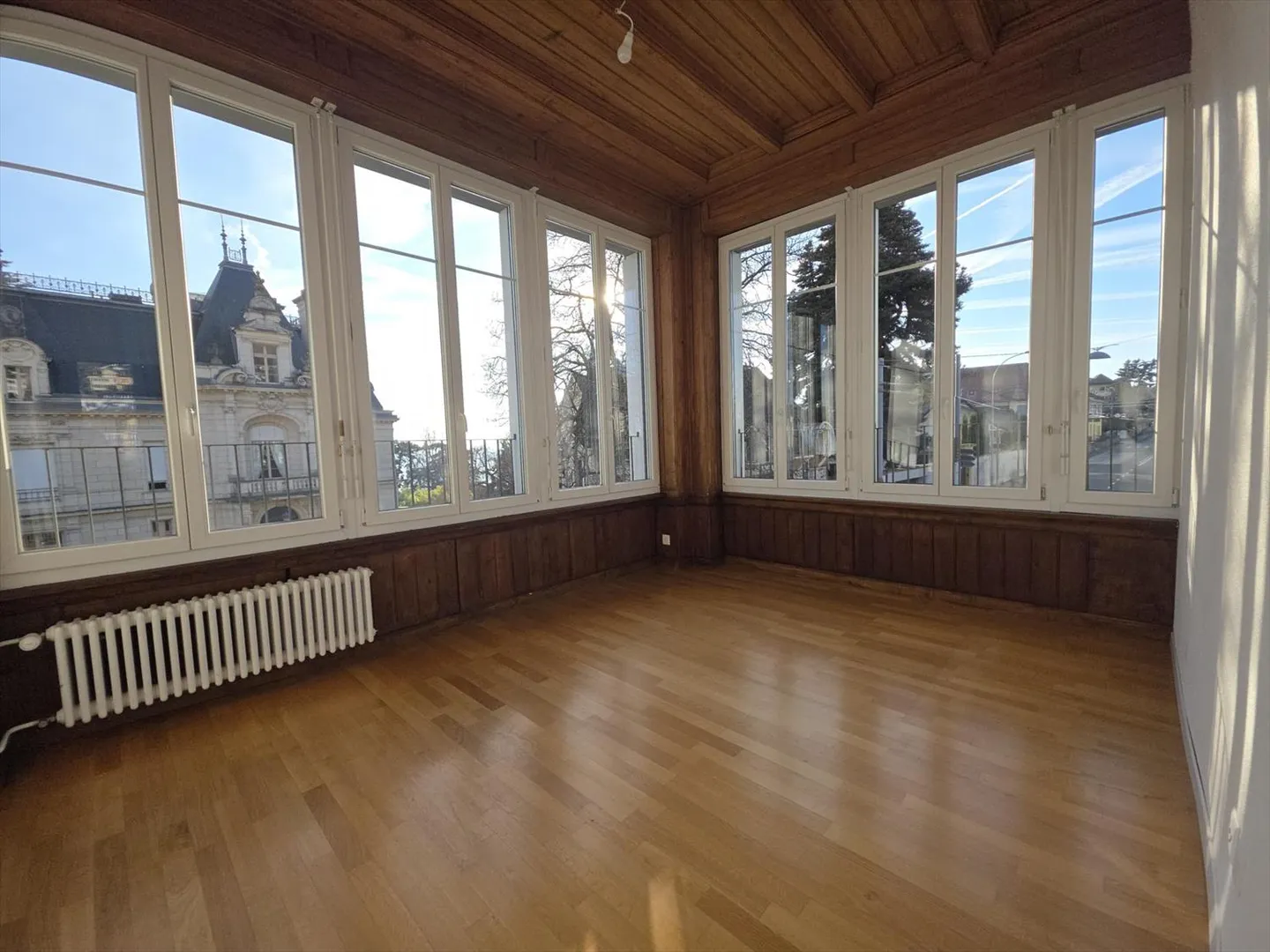 Magnifico appartamento ristrutturato di 5.5 stanze con giardino e veranda - Foto 7 di 13