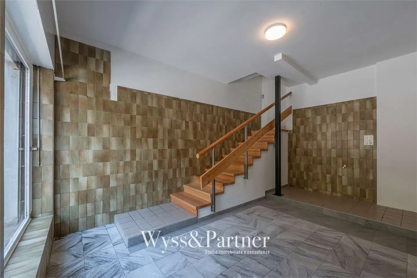 Geräumige 5.5-Zimmer-Wohnung in zentraler Lage in Monte Carasso - Id - Foto 8 von 13