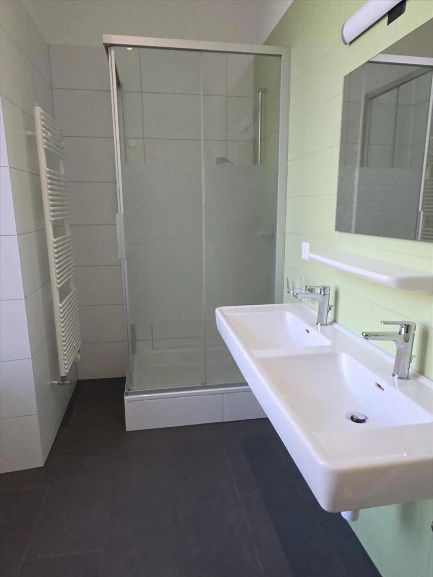 Magnifico appartamento ristrutturato di 5.5 stanze con giardino e veranda - Foto 11 di 13