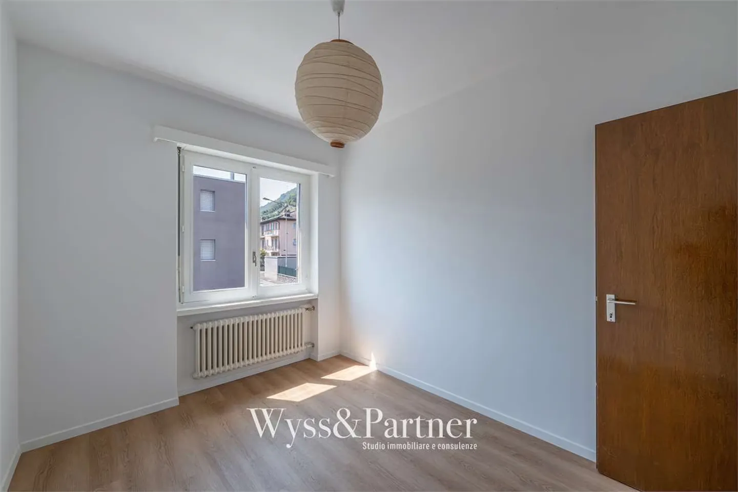 Geräumige 5.5-Zimmer-Wohnung in zentraler Lage in Monte Carasso - Id - Foto 11 von 13