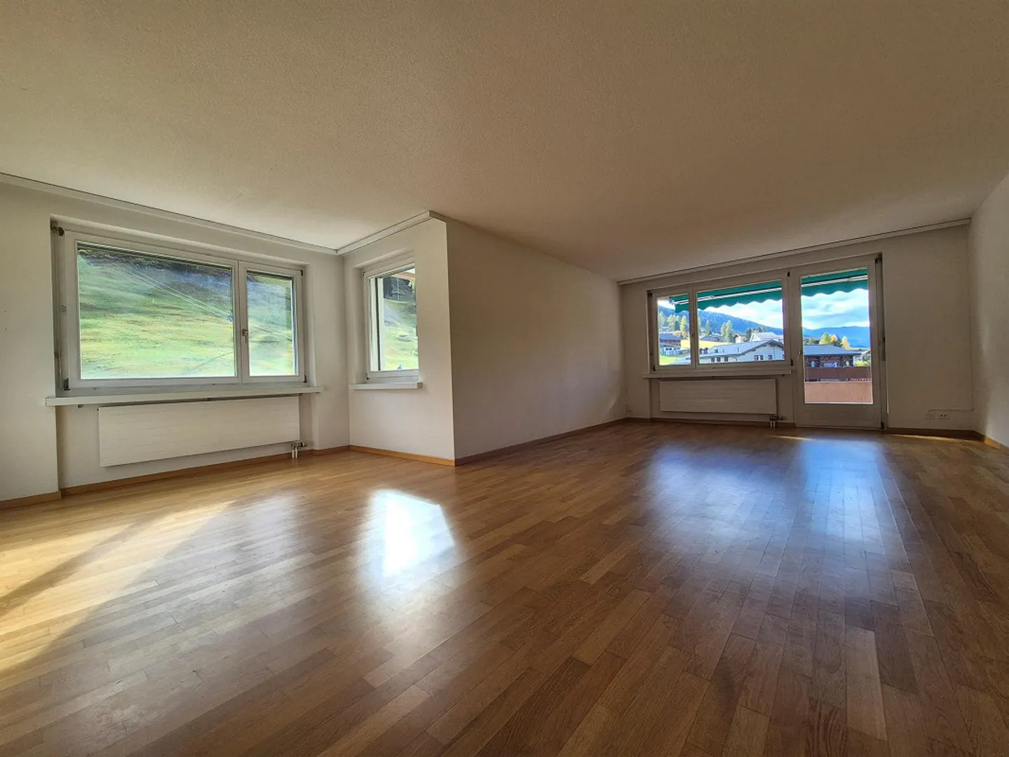 Appartement 4.5 pièces ensoleillé dans un emplacement excellent à Davos Platz - Photo 2 sur 6