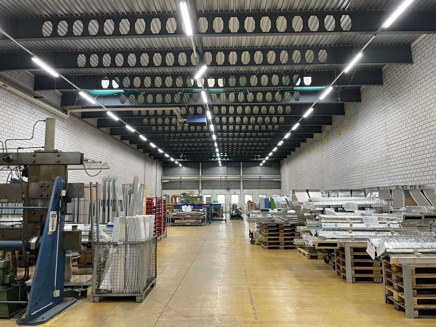 Edificio ad uso misto in affitto - Foto 3 di 10