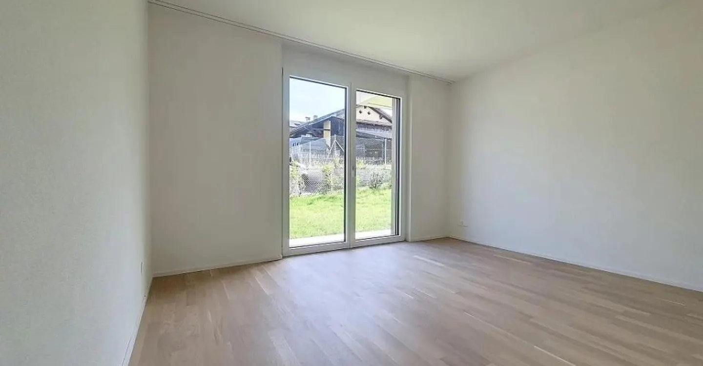 Appartement Charmant avec Terrasse - Photo 2 sur 4