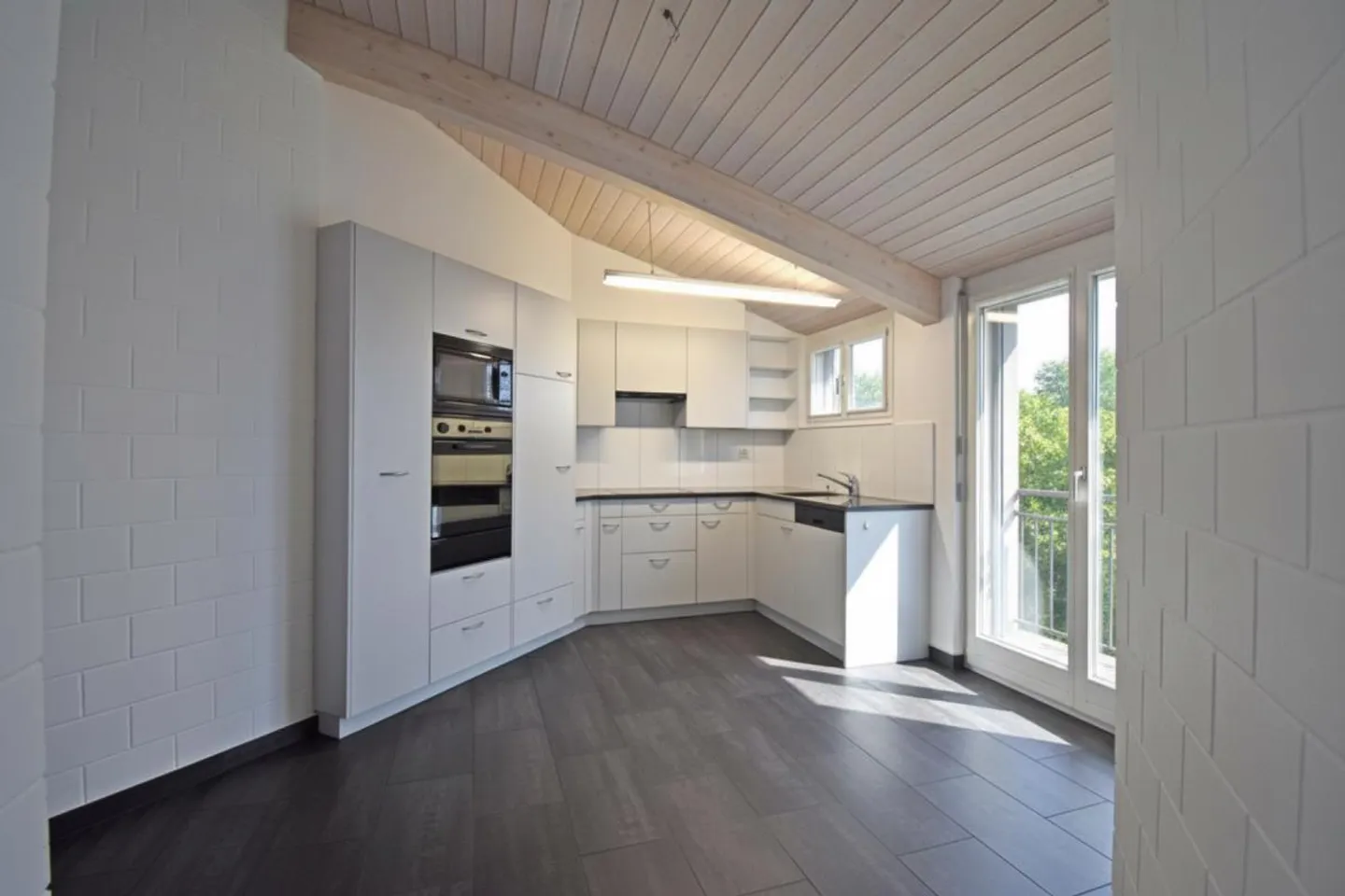 Moderne et lumineuse : appartement de 3,5 pièces à emménager immédiatement - Photo 3 sur 14