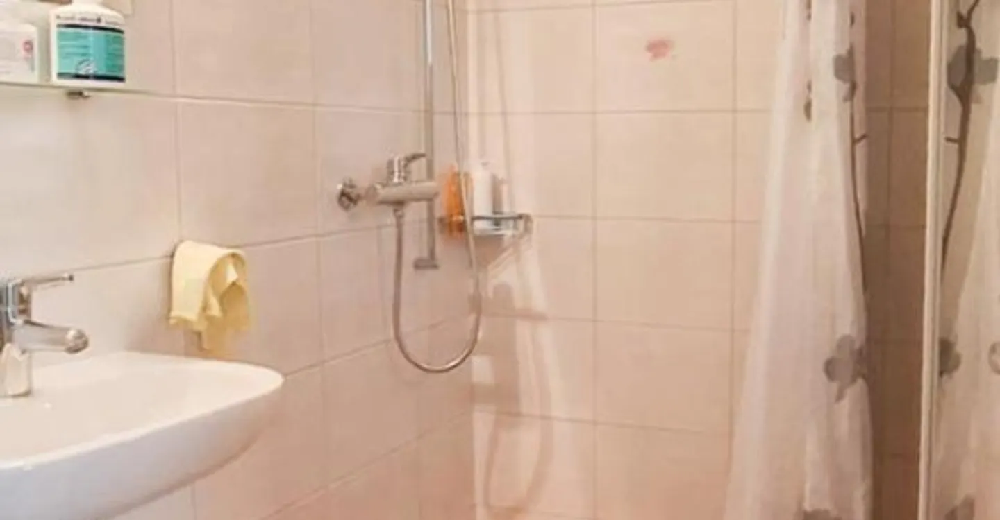 Casa di villaggio con 5 stanze, giardino e terrazza - Foto 11 di 12