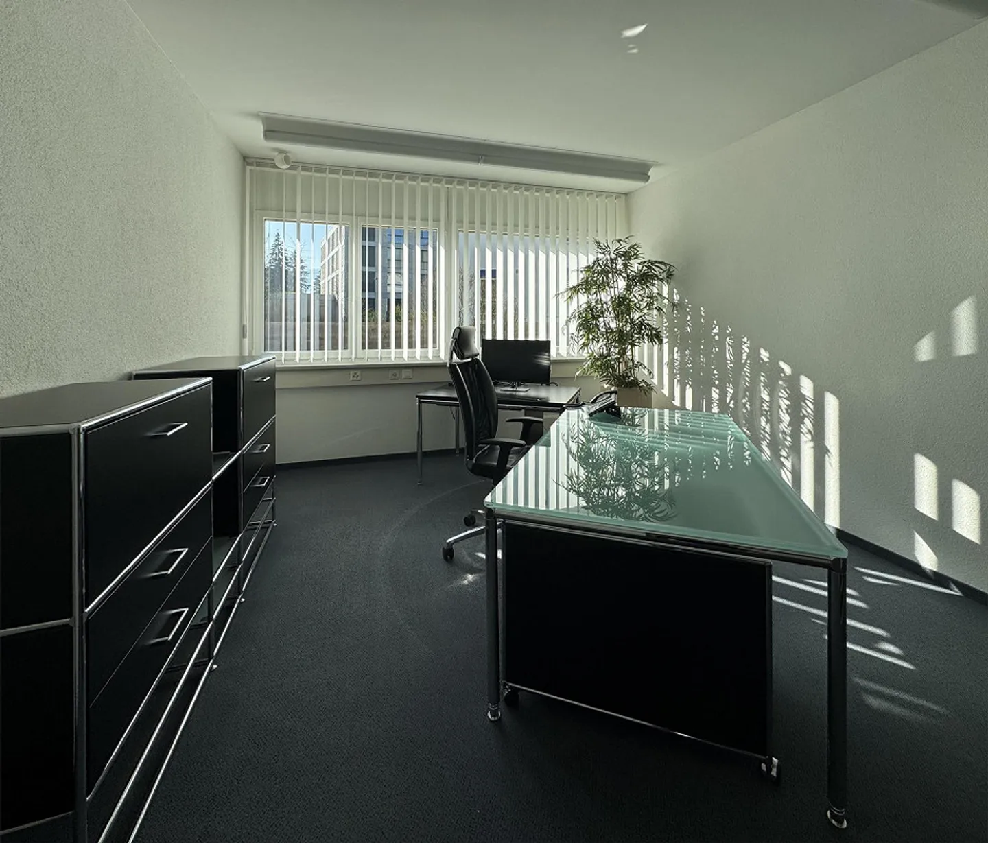Flexible office space for subletting - immediately available - Photo 4 of 10