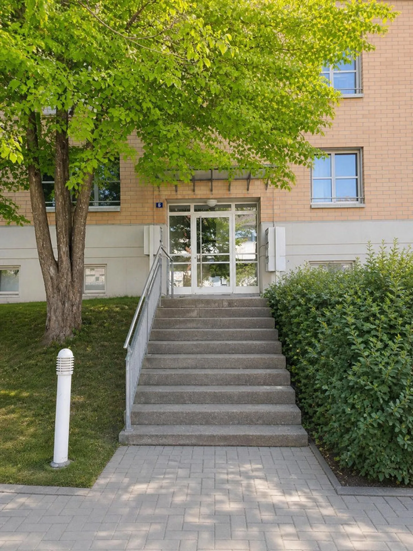 Attique exclusive - Appartement 3.5 pièces avec cheminée à Winterthur Seen - Photo 2 sur 8