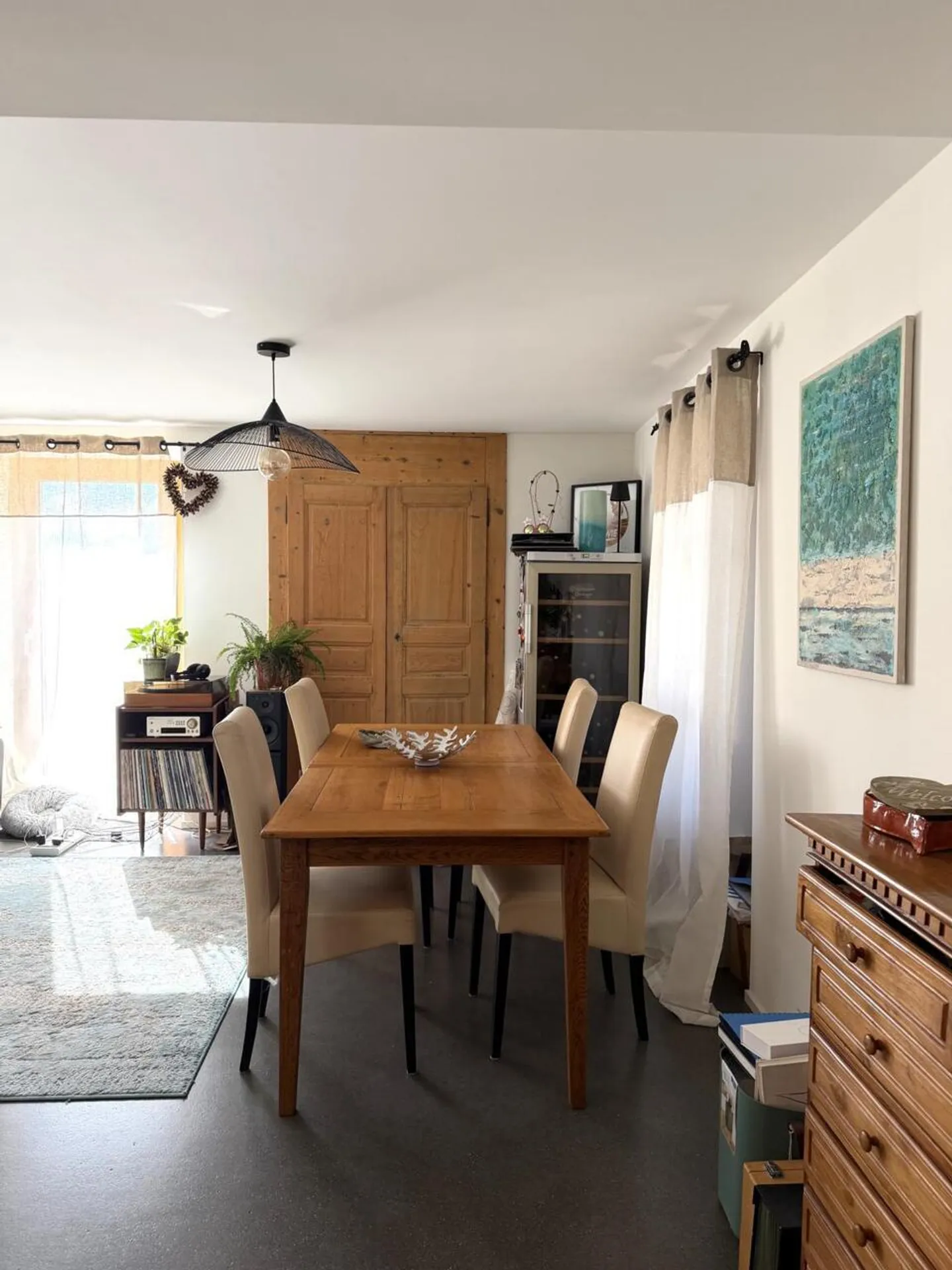 Magnificent 4.5-room apartment in a village house, garden access - Photo 7 of 13