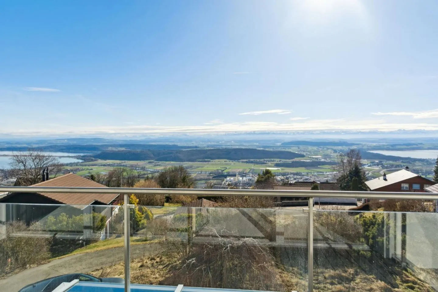 Casa indipendente 6,5 locali con vista panoramica sui tre laghi - Foto 2 di 9