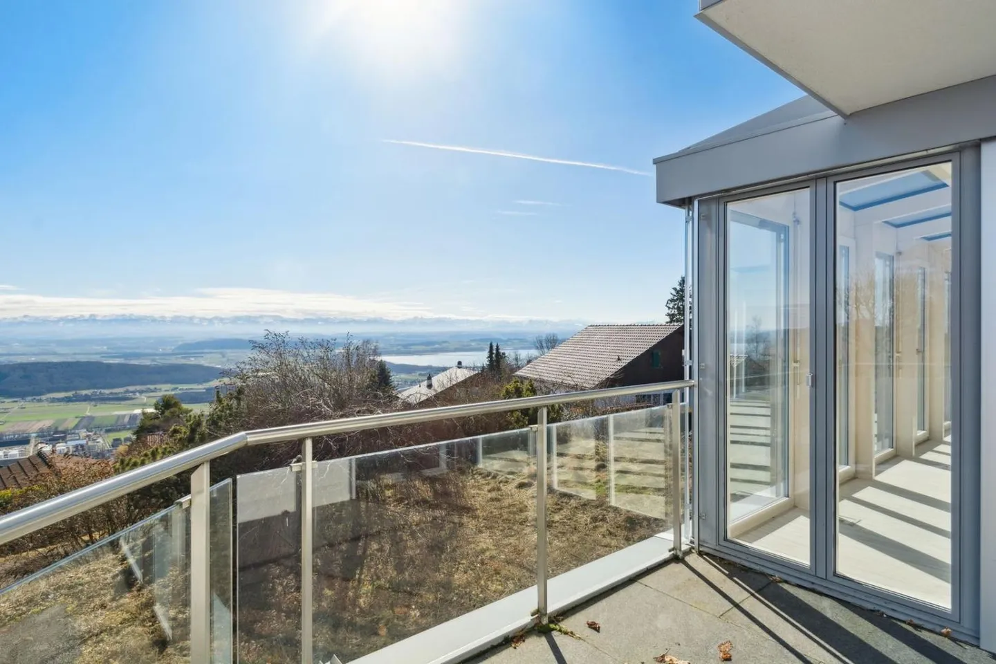 Casa indipendente 6,5 locali con vista panoramica sui tre laghi - Foto 1 di 9