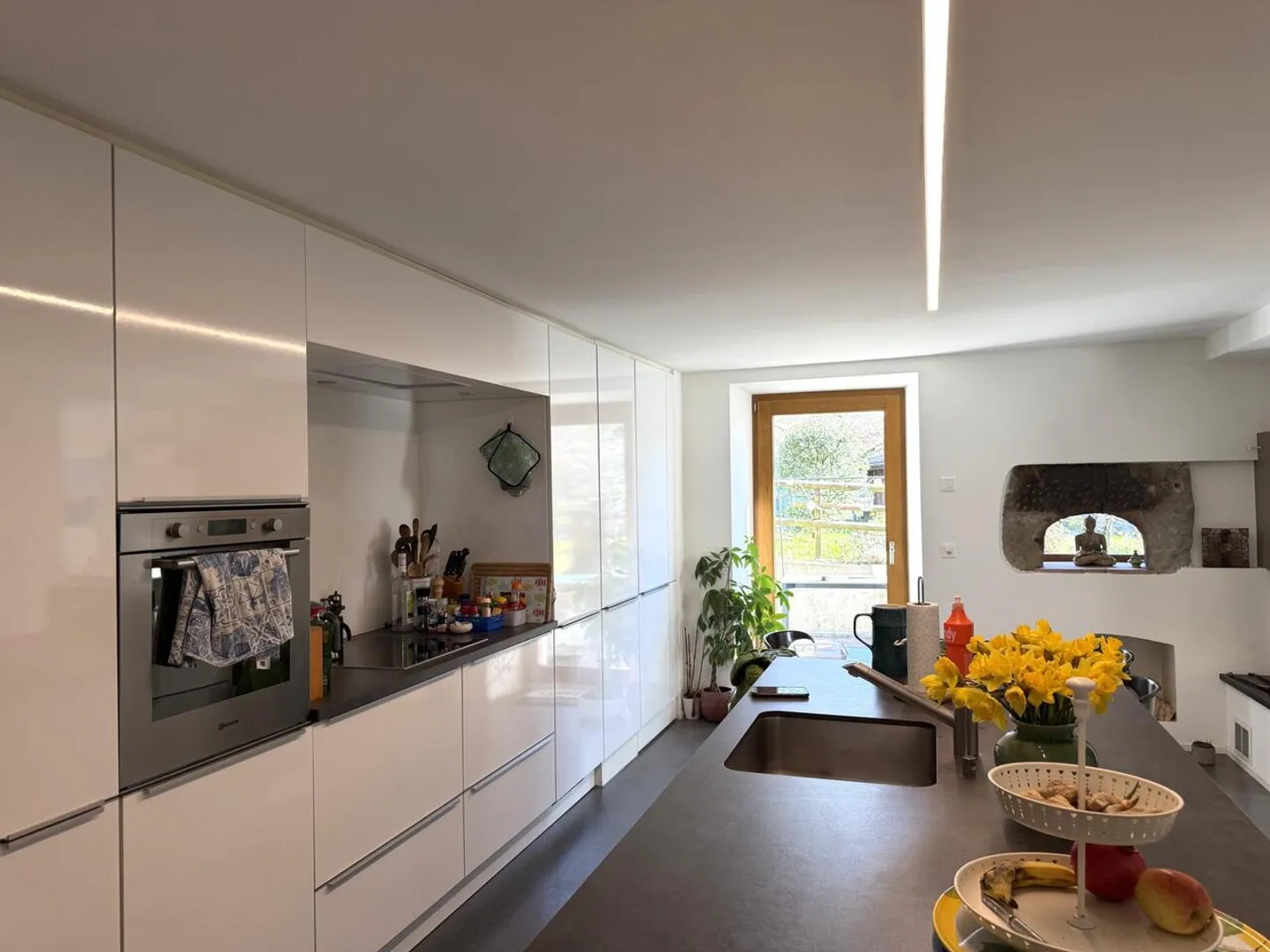 Magnificent 4.5-room apartment in a village house, garden access - Photo 8 of 13