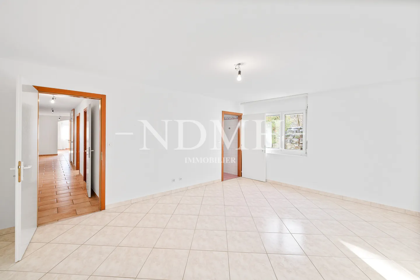 Grande villa con due appartamenti indipendenti - Foto 6 di 12