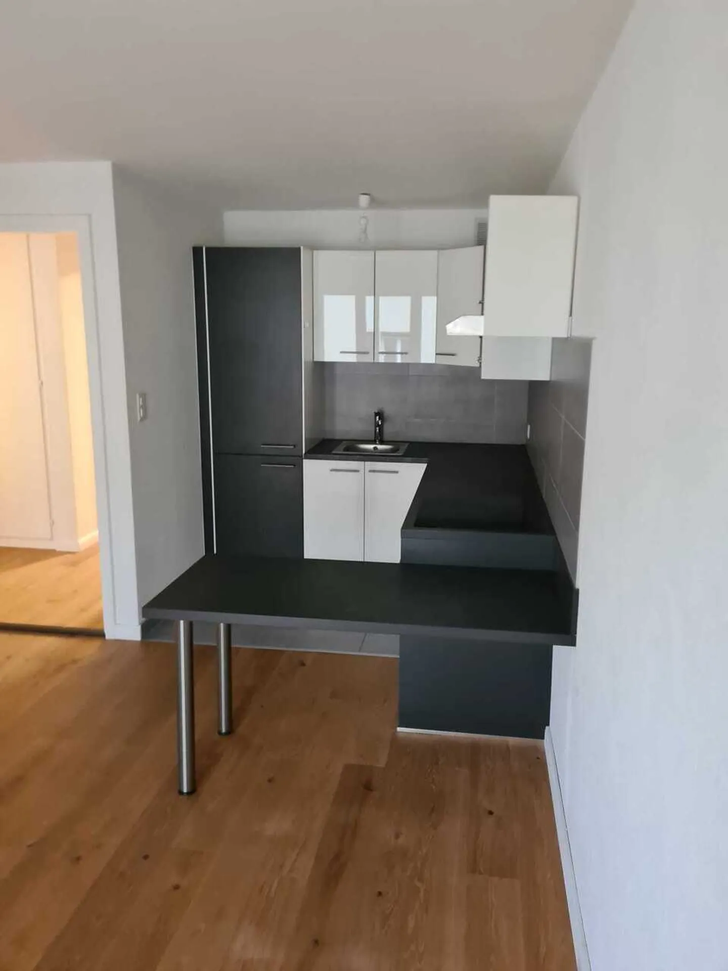 Apartment for rent - Photo 2 of 7