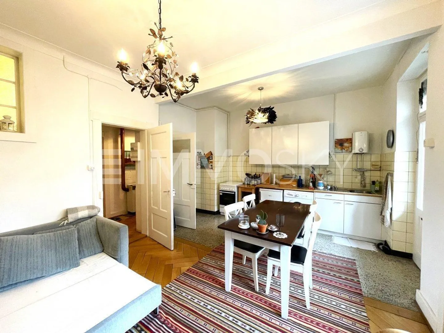 Charmant immeuble ancien avec un flair élégant au cœur de la ville - Photo 1 sur 5