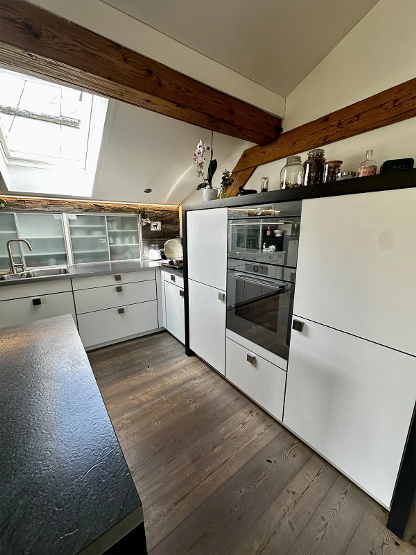 Extraordinary 4.5 Room Attic Apartment in the Heart of Tamins - Photo 3 of 13