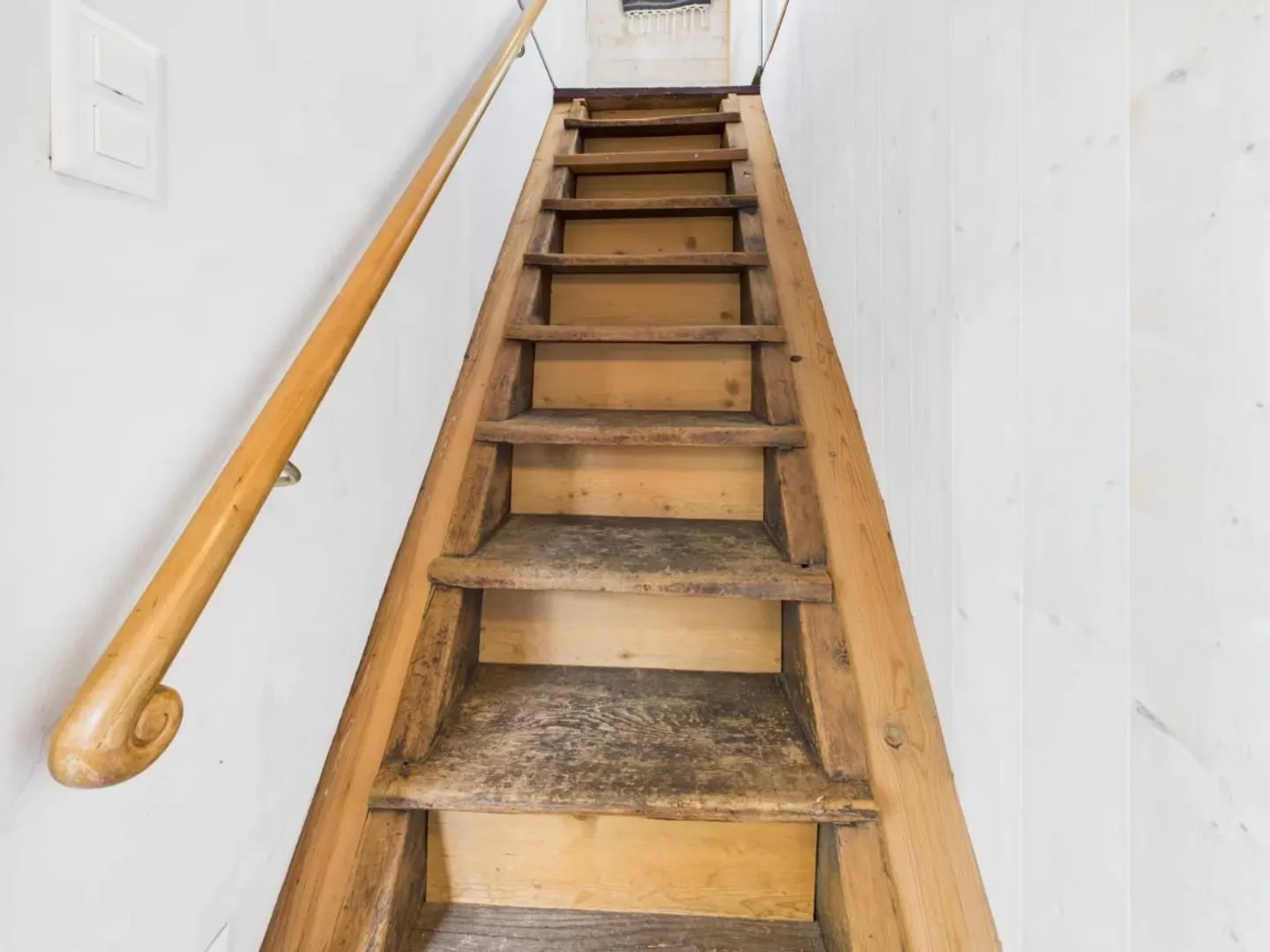 Historical 3.5-room apartment near Bellwald - Photo 2 of 10