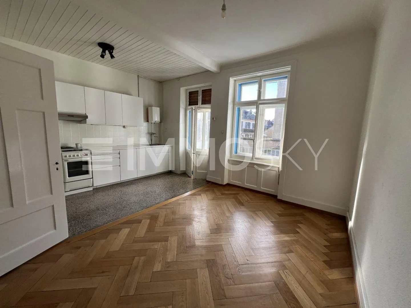 Charmant immeuble ancien avec un flair élégant au cœur de la ville - Photo 2 sur 5