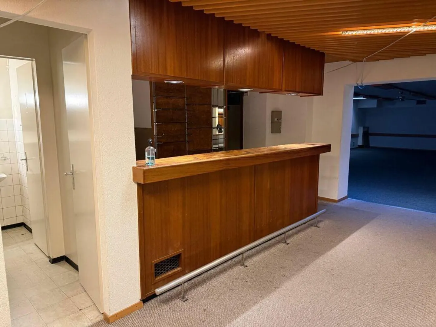 Association locale de 195 m2, à deux pas de la gare - Photo 2 sur 3