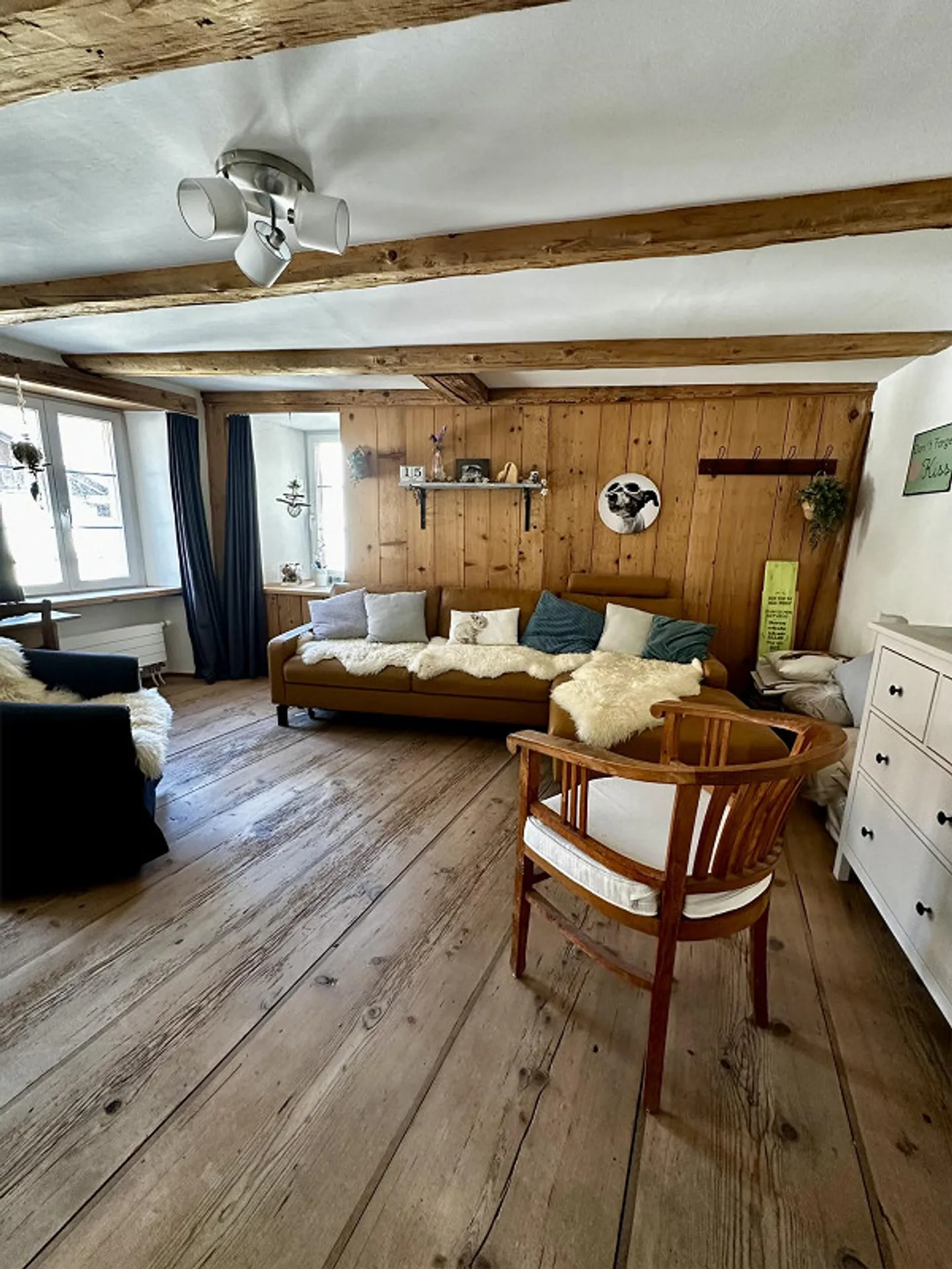 Extraordinary 4.5 Room Attic Apartment in the Heart of Tamins - Photo 10 of 13