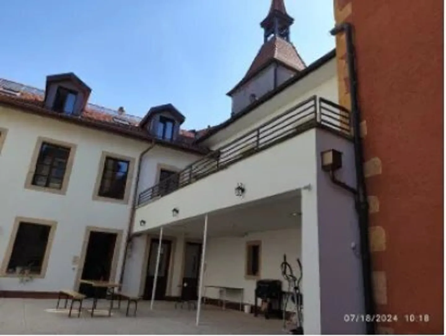 Mixed-use building - Photo 6 of 13