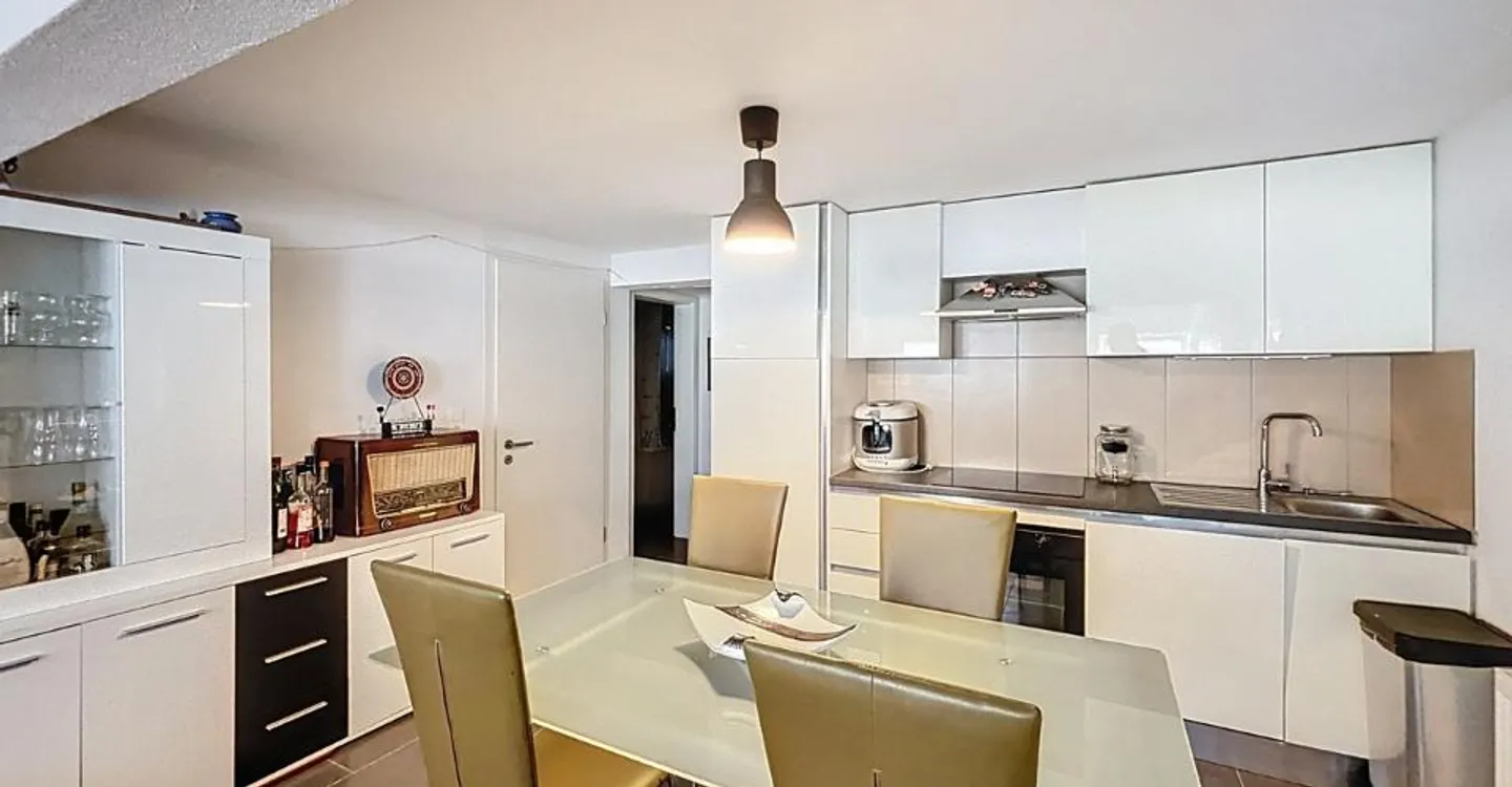 Chalet con 3 appartamenti a Planfayon - Foto 6 di 11