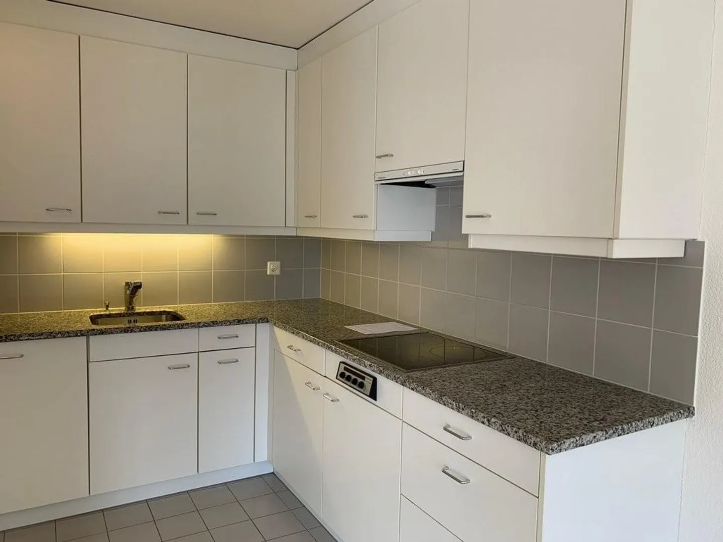 Soleggiato, luminoso e vicino alla città! - Foto 3 di 10